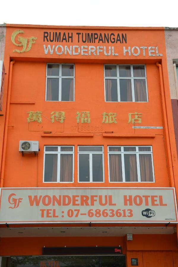 Gf Wonderful Hotel Pontian Kecil Exterior photo